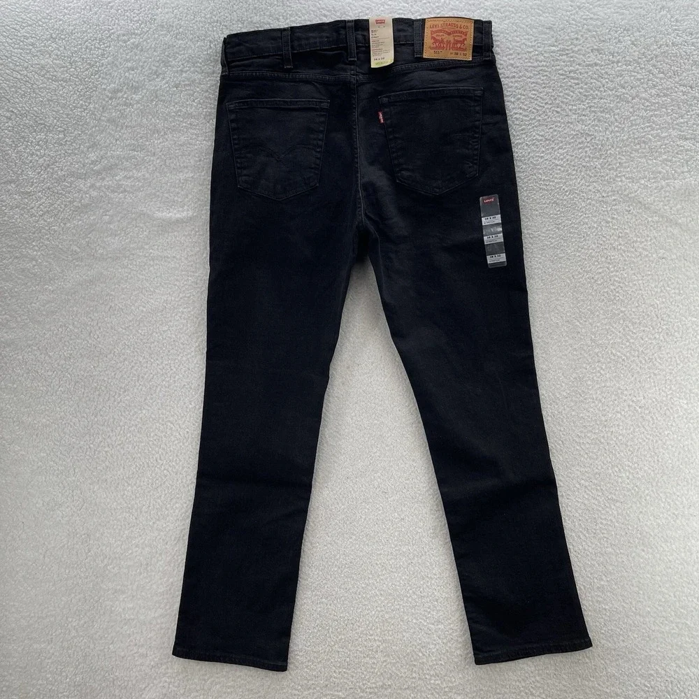 Levis sizing title